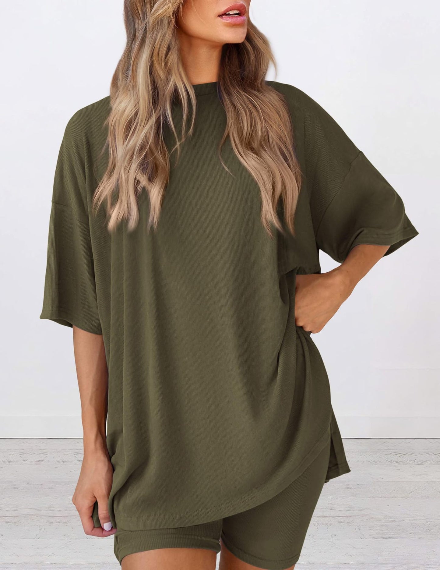 Casual 2-Piece Loungewear Set Oversized Split Hem Top & Fitted Shorts